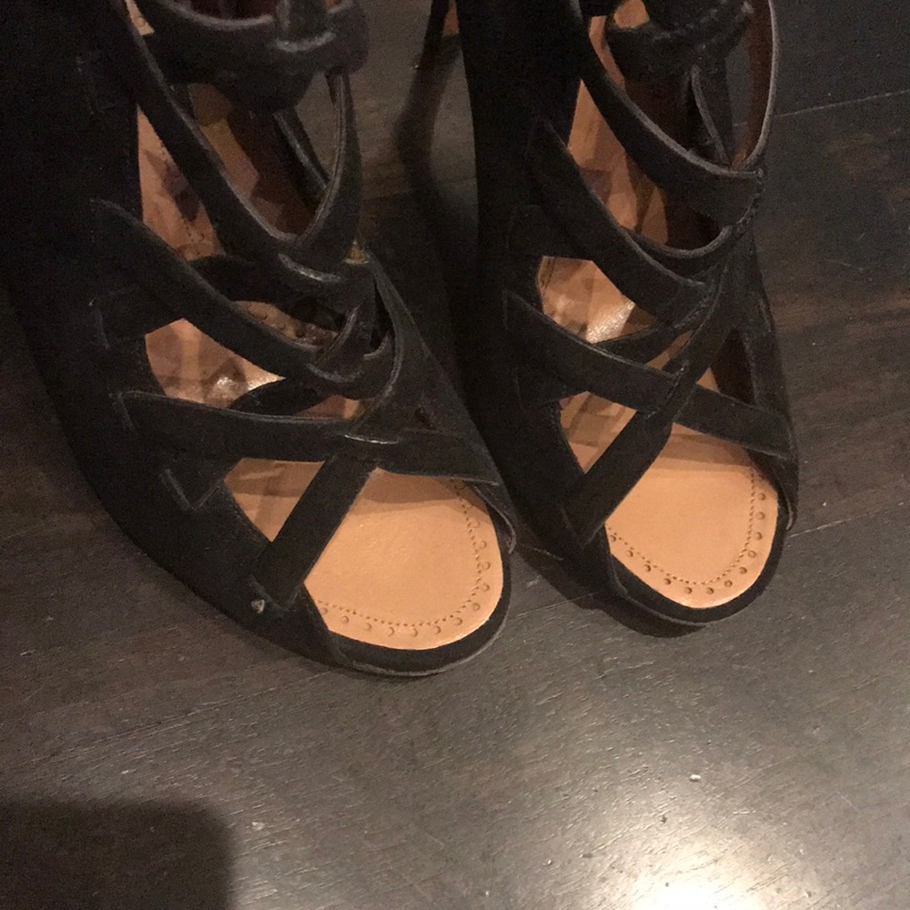 Alaia Heels - Picture 2 of 7